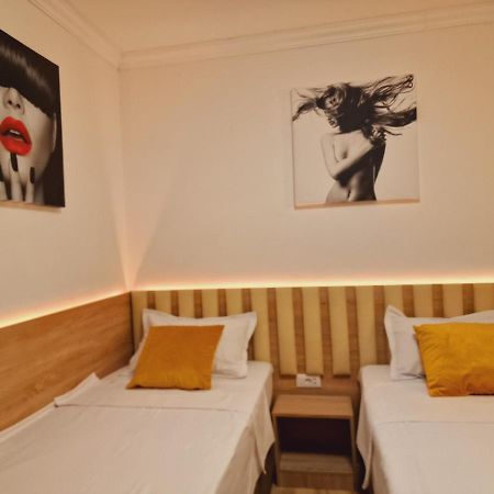 Airport Easy Link Apartamento Iasi Exterior foto