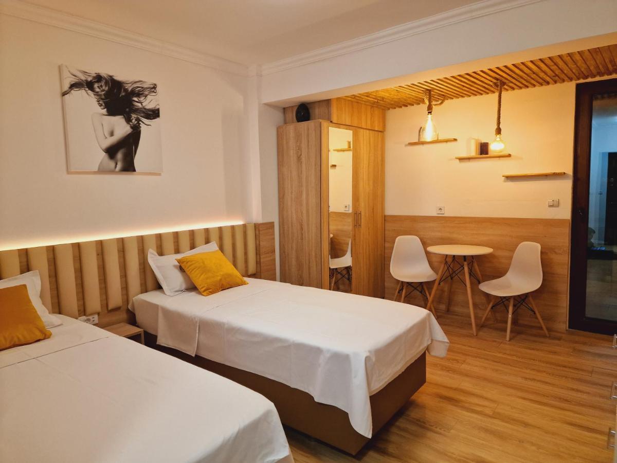 Airport Easy Link Apartamento Iasi Exterior foto