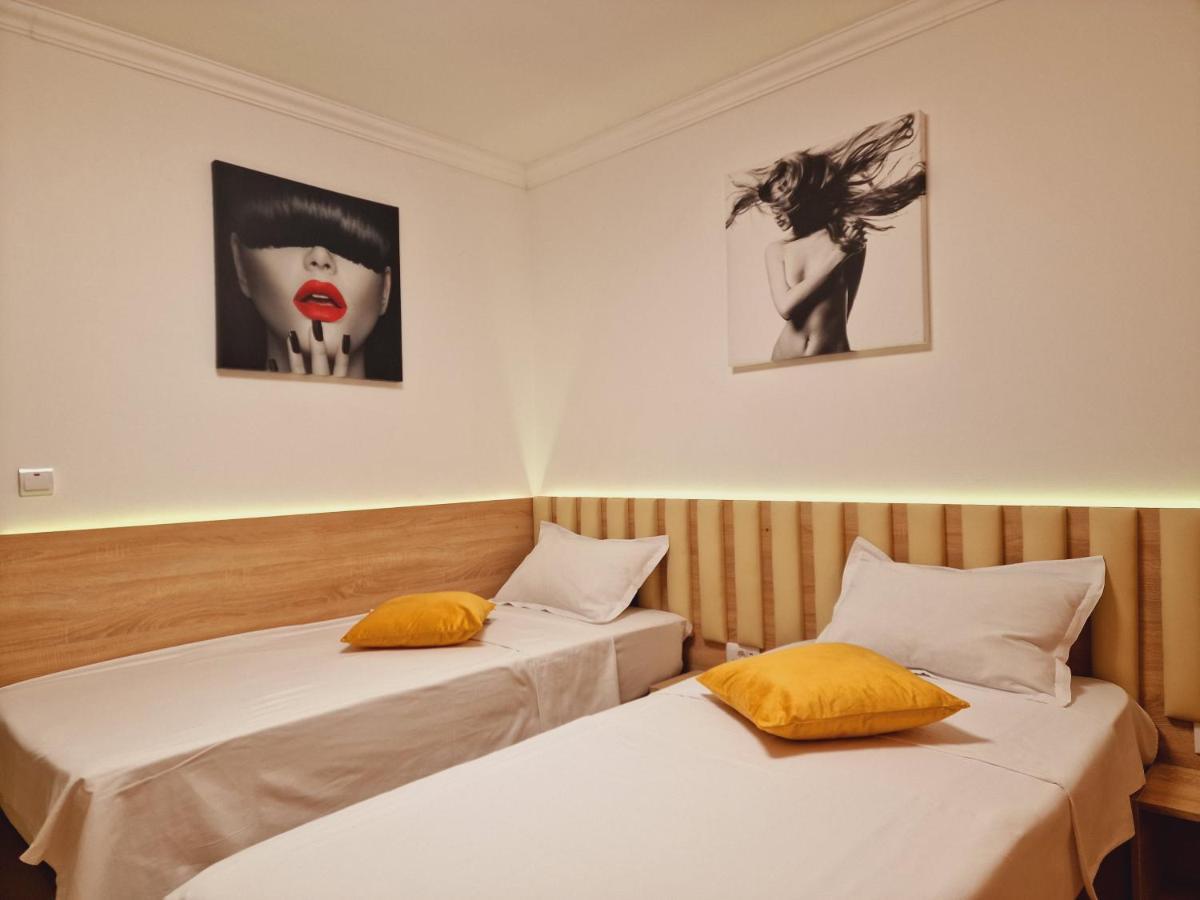 Airport Easy Link Apartamento Iasi Exterior foto