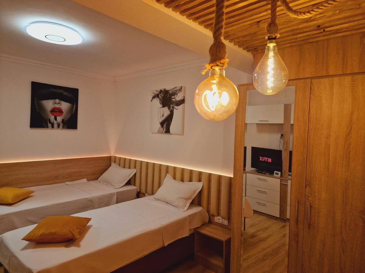 Airport Easy Link Apartamento Iasi Exterior foto