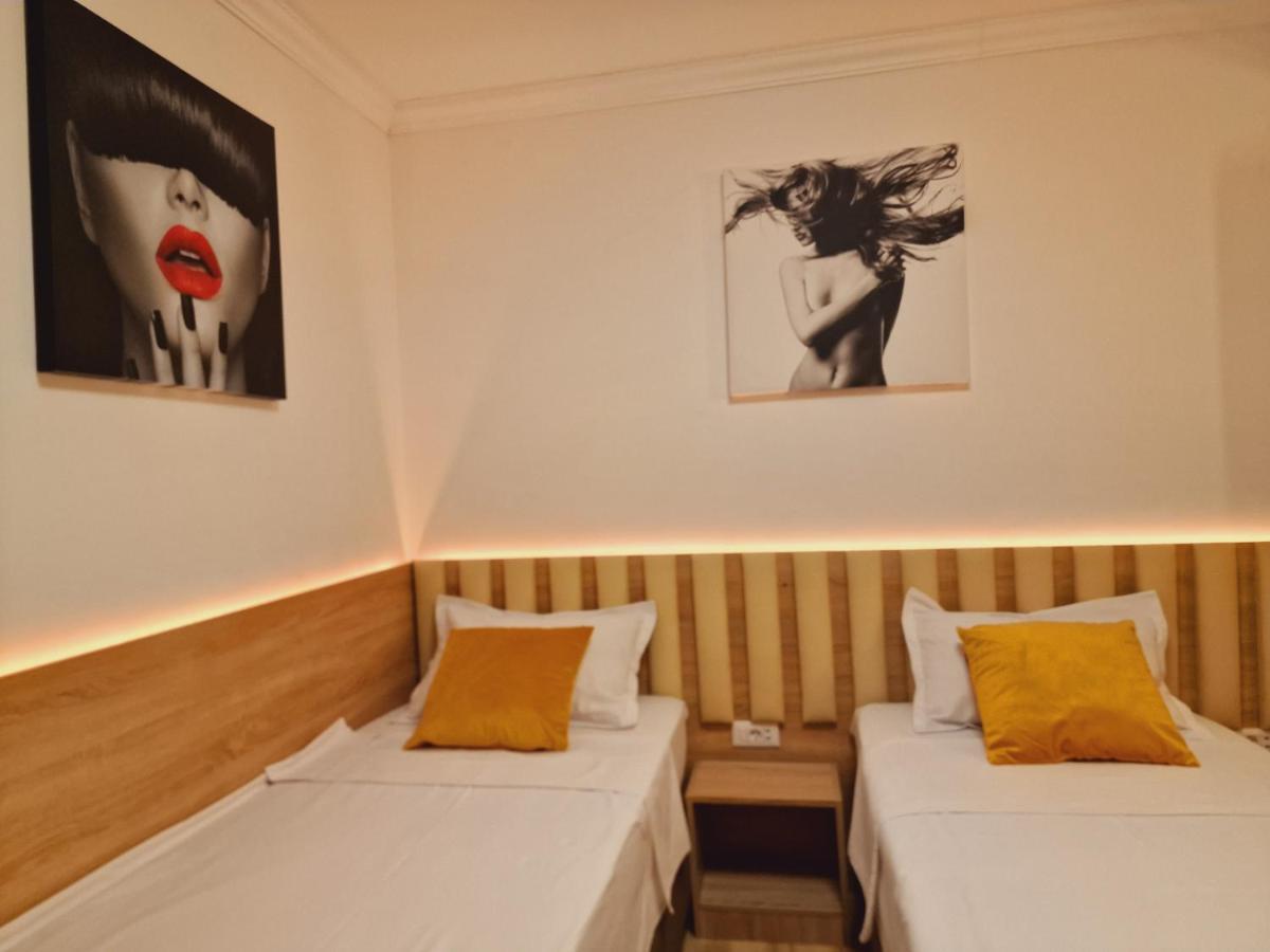 Airport Easy Link Apartamento Iasi Exterior foto